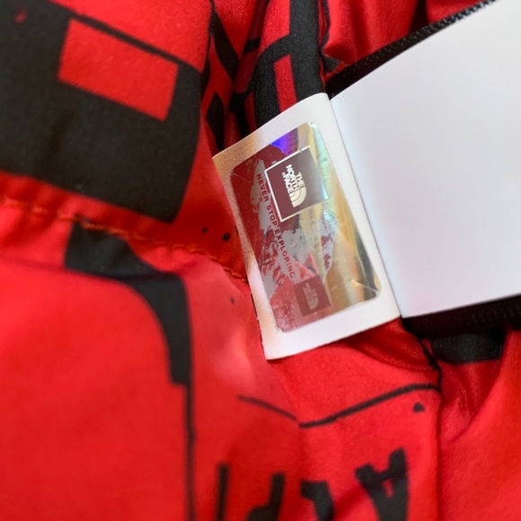 The North Face Men’s Transbay Insulated Vest - Picture 6 of 6